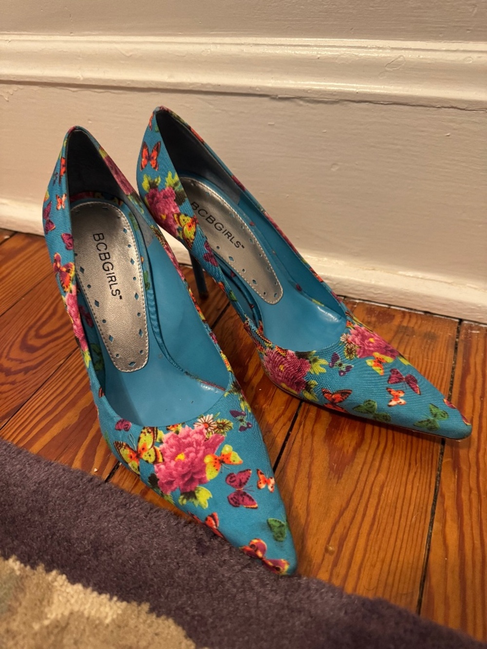 BCBG Floral print heel